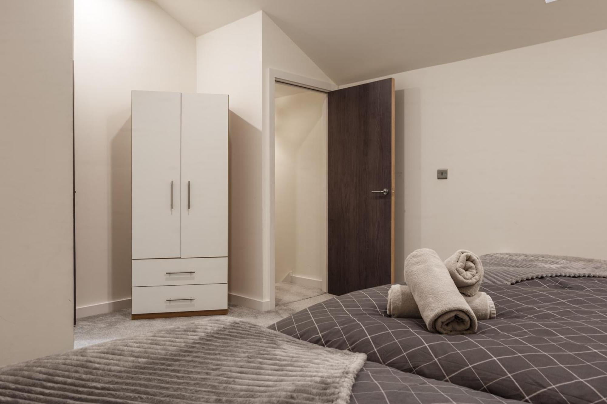 Modern And Cozy Two-Bed Apartment In Bradford Bradford  Exterior photo