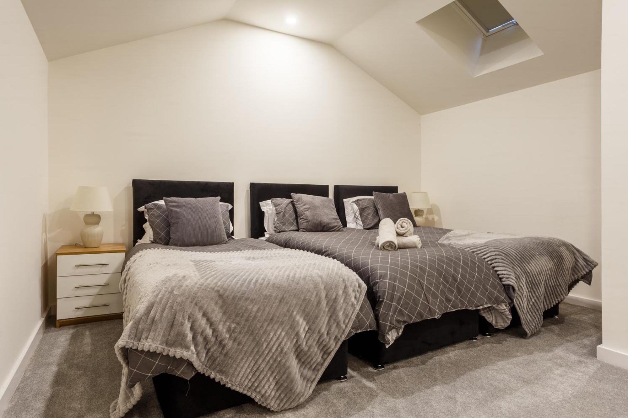 Modern And Cozy Two-Bed Apartment In Bradford Bradford  Exterior photo